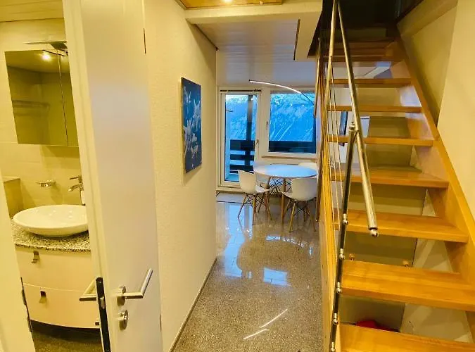 Stunning Southview Flat *