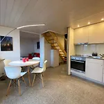 Stunning Southview Flat